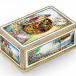 A CONTINENTAL GILT-METAL AND ENAMEL SINGING BIRD-BOX CIRCA 1950/1960, MARKED EB IN OVAL